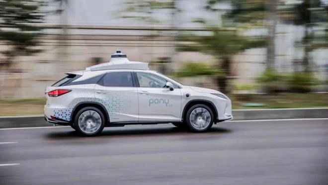 小马智行、文远知行，谁是Robotaxi第一股？