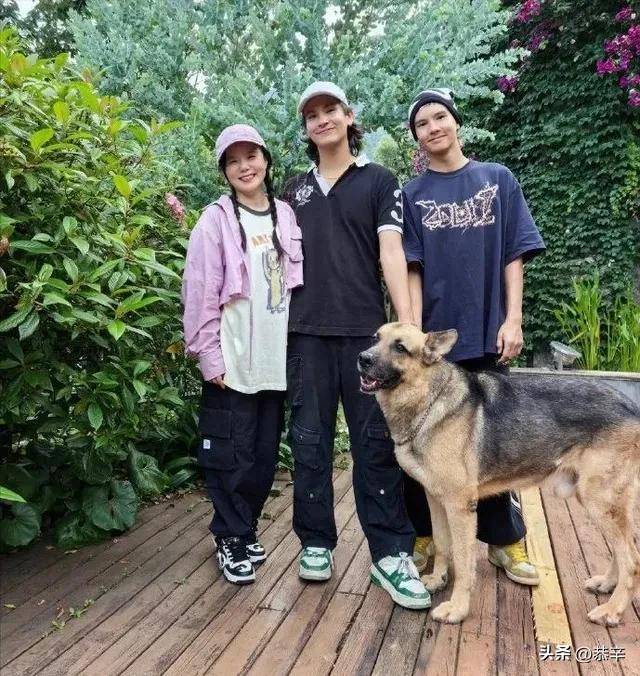 歌星龚琳娜的现状