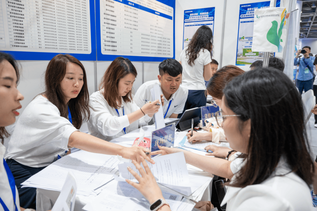 科技引才供需两旺，东莞赴杭州招聘有多拼?｜南方观察