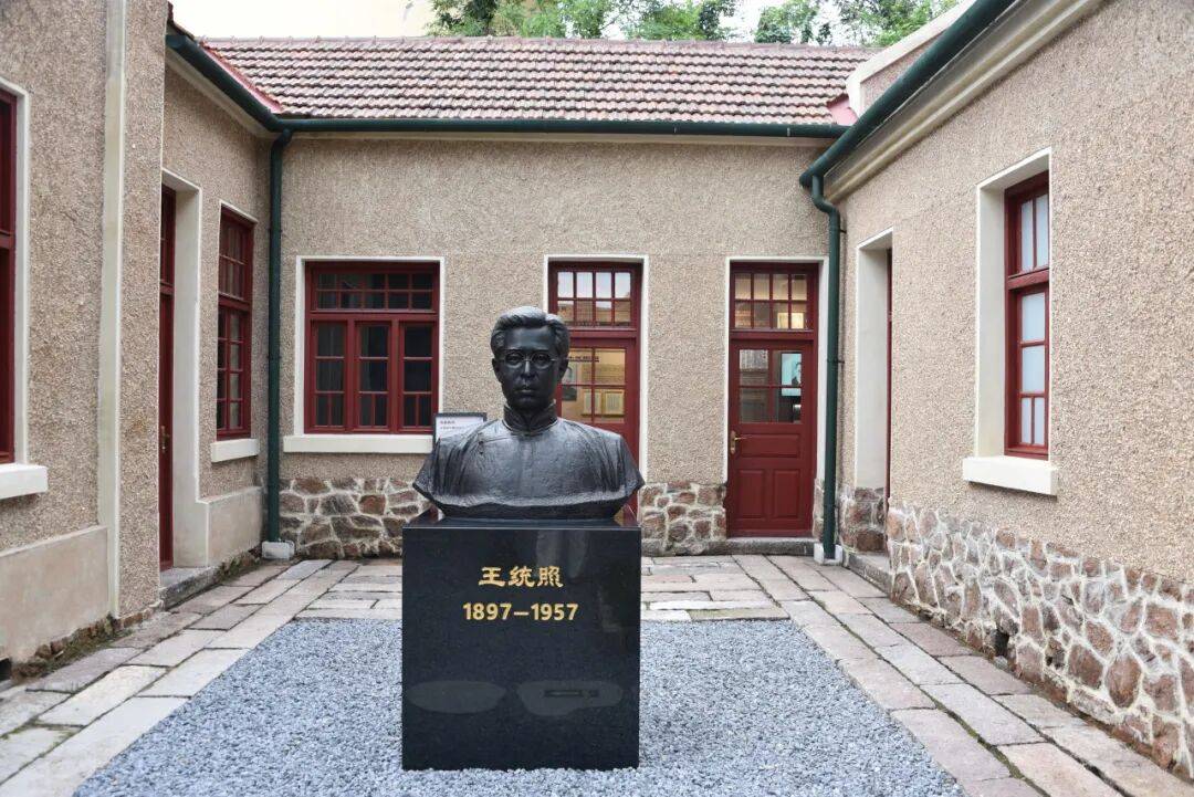 走完这两条线路，你就读懂了半个青岛！